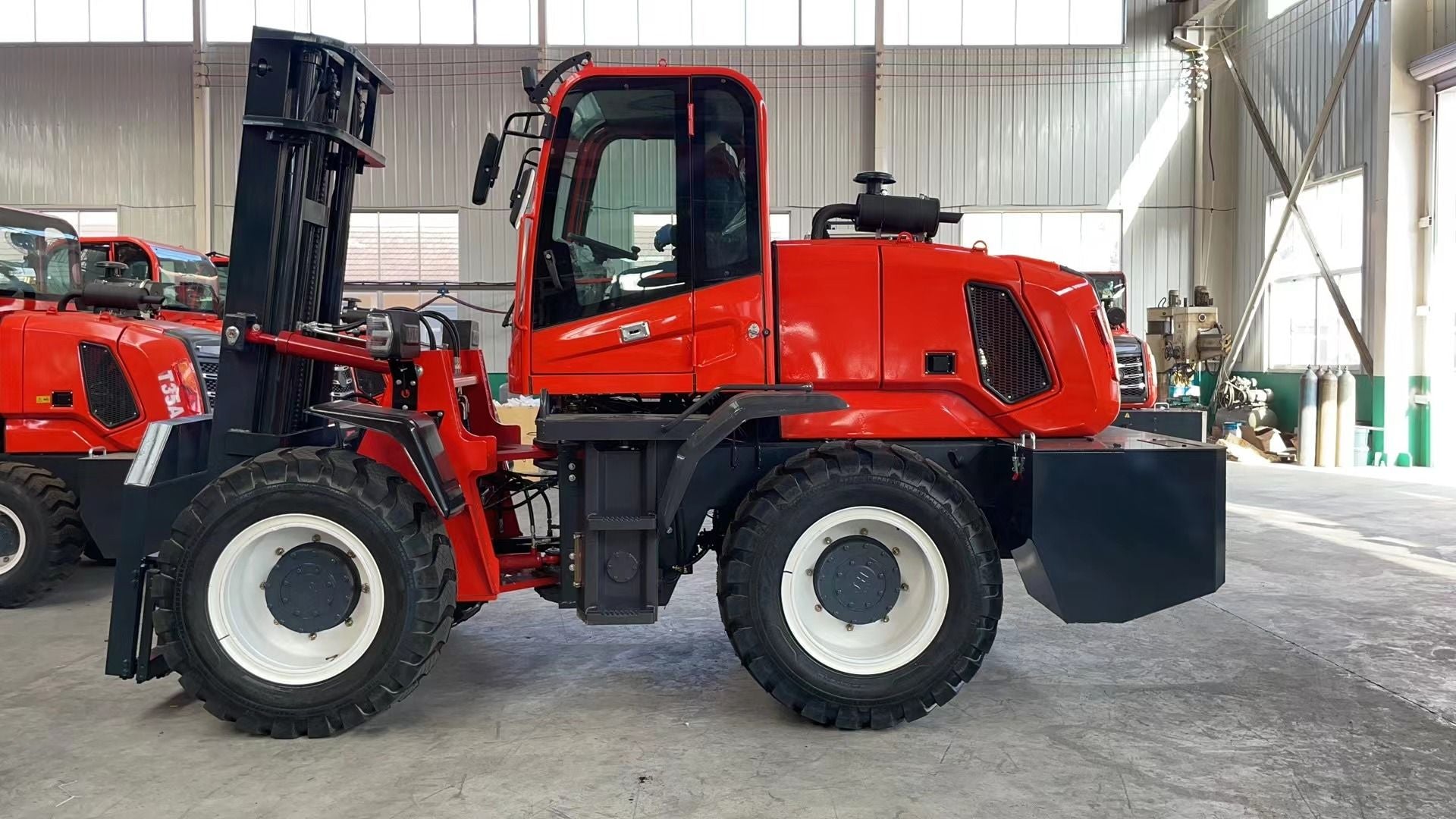 Liugong-40 All-terrain forklift