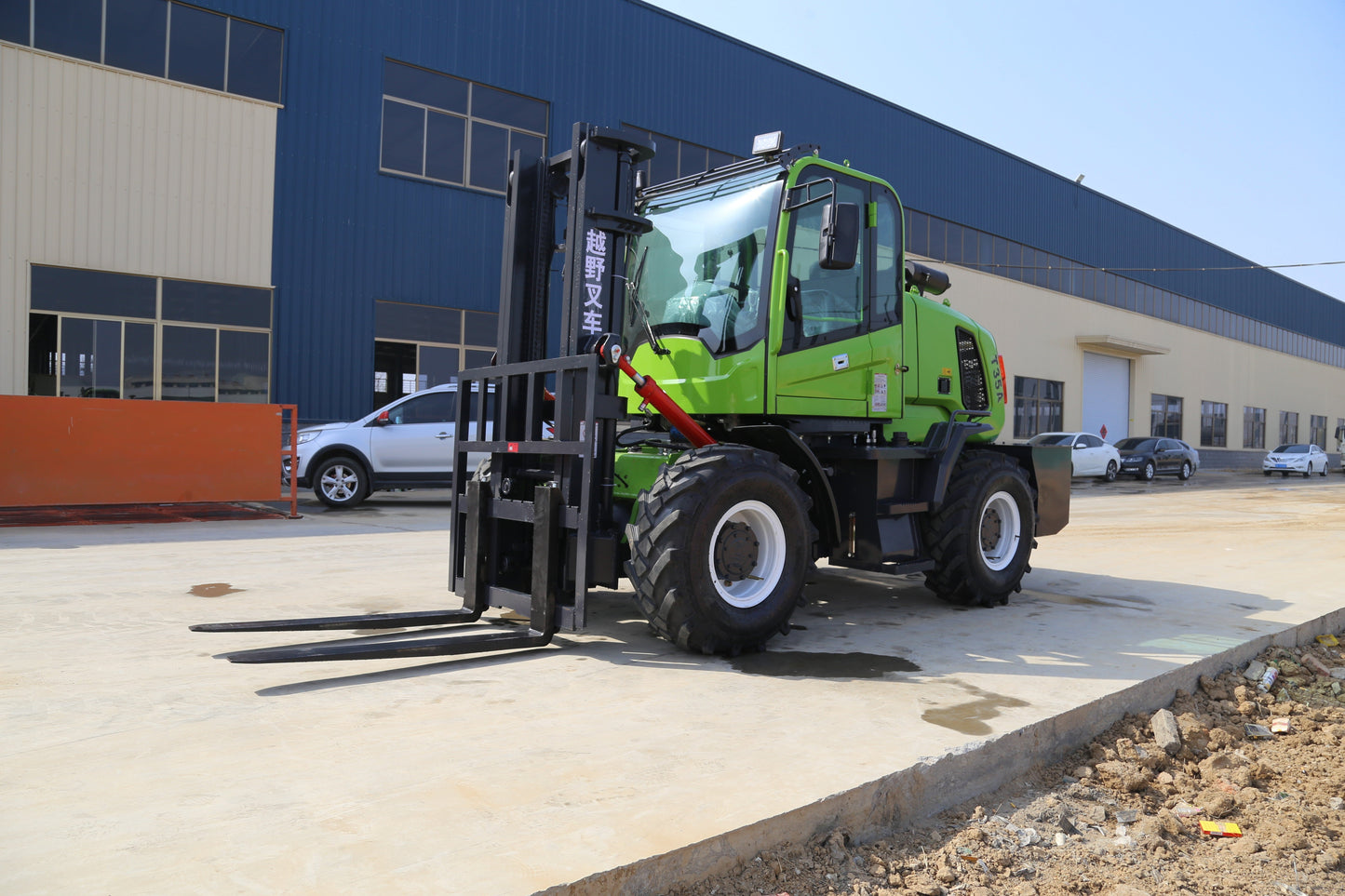 Liugong-30 All-terrain forklift