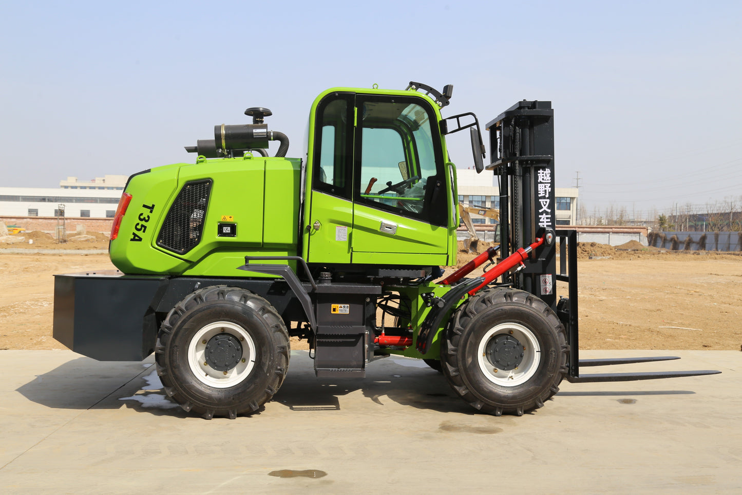 Liugong-30 All-terrain forklift