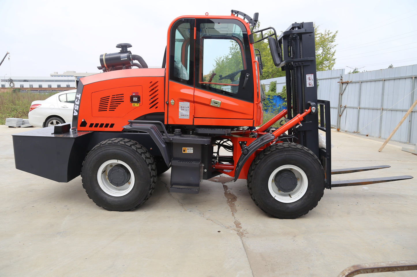 Liugong-35 All-terrain forklift